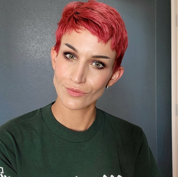 Meet your Posher, Lauren - Picture 2 of 6